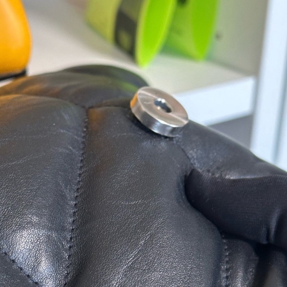 AUTHENTIC Saint Laurent Black Quilted Leather Shoulder Bag - Picture 6 of 9